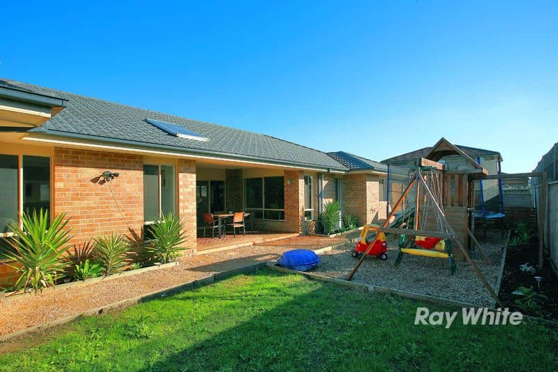 3 Dan Morgan Drive, CRANBOURNE EAST VIC 3977, Cranbourne East - Thumbnail 3