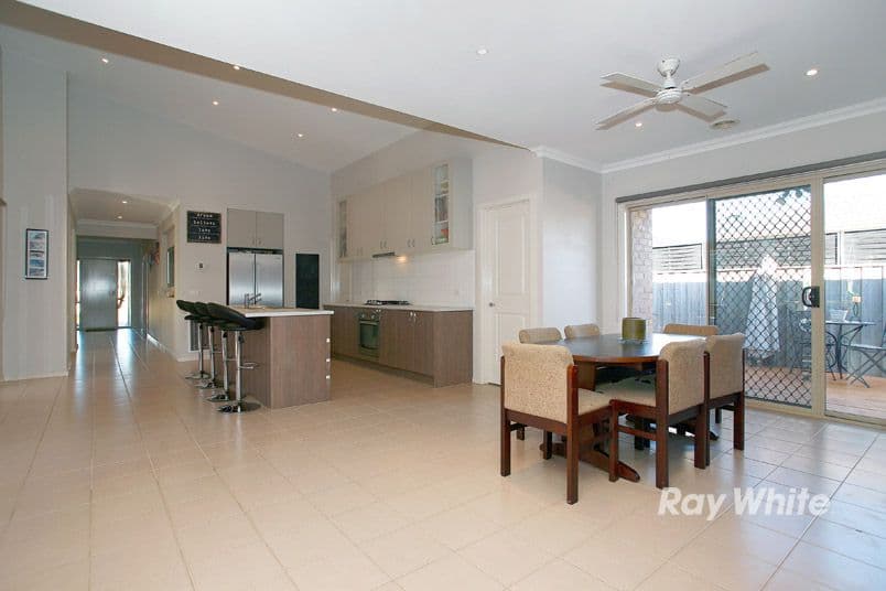 3 Dan Morgan Drive, CRANBOURNE EAST VIC 3977, Cranbourne East - Thumbnail 4
