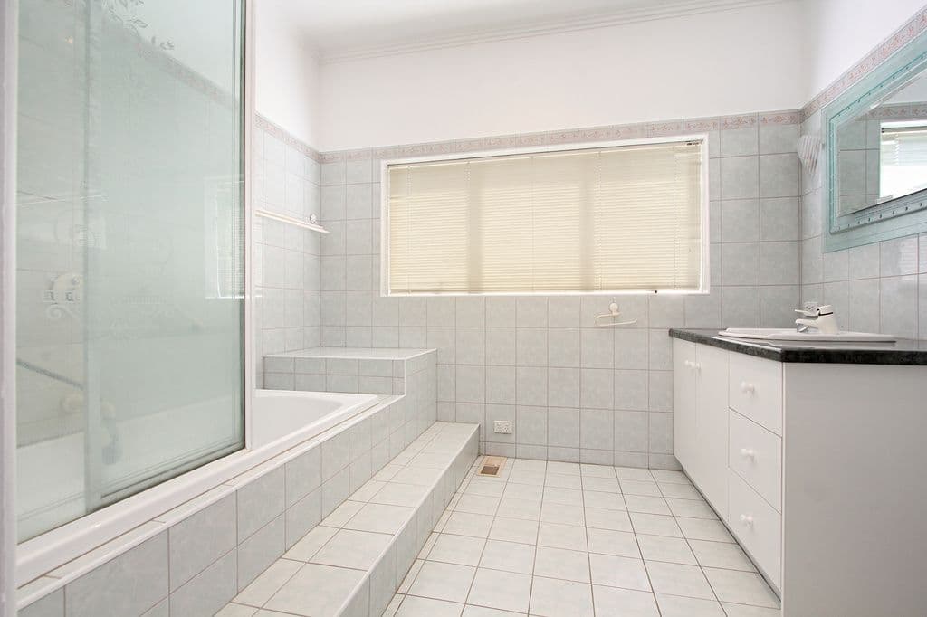 17 Waratah Avenue, GLEN HUNTLY VIC 3163, Glen Huntly - Thumbnail 4