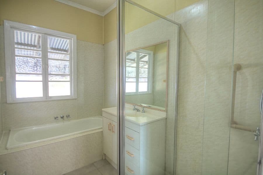 184 South Station Road, Silkstone QLD 4304, Silkstone - Thumbnail 7