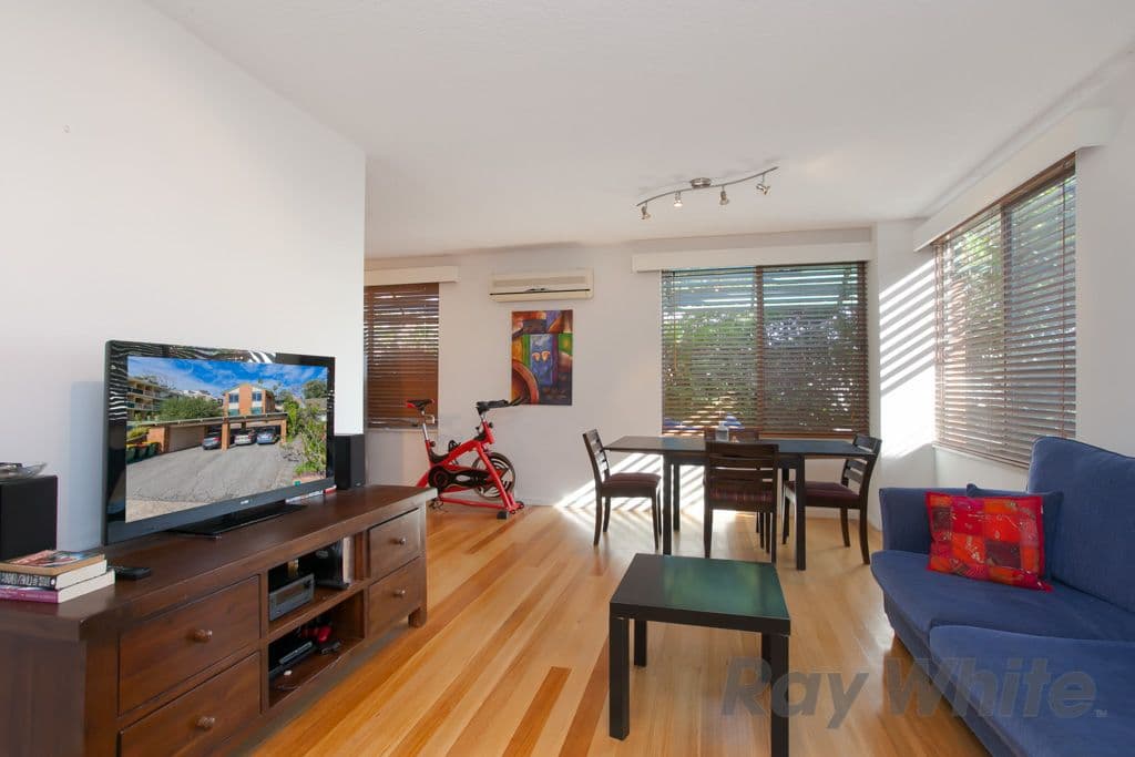 18 Hillview Crescent, THE HILL NSW 2300, The Hill - Thumbnail 2