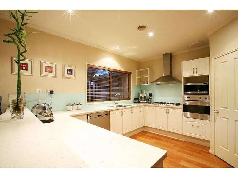 54 Wagstaff Drive, MILL PARK VIC 3082, Mill Park - Thumbnail 3
