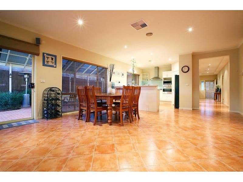 54 Wagstaff Drive, MILL PARK VIC 3082, Mill Park - Thumbnail 7
