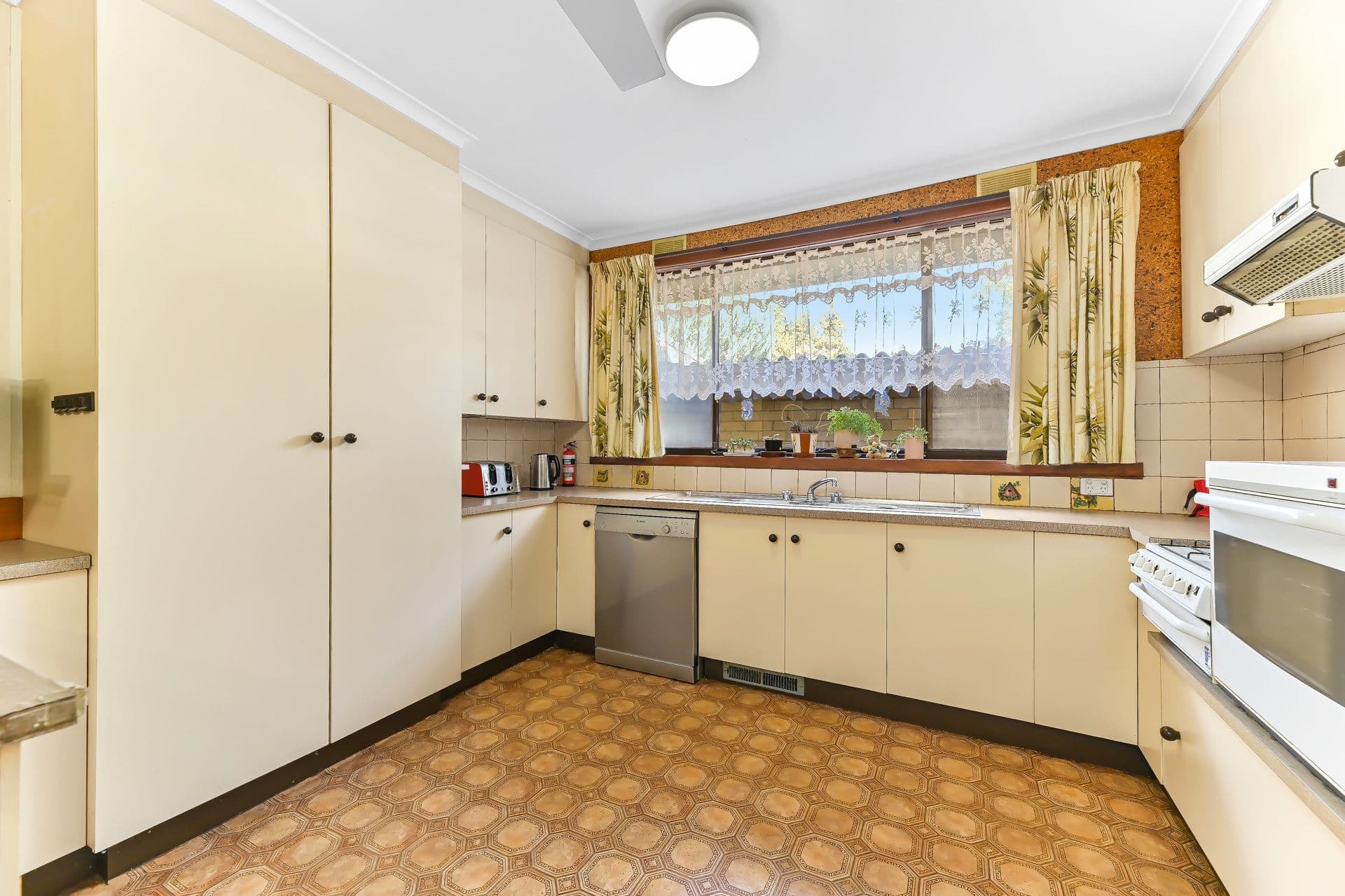 6 Railway Parade North, Glen Waverley VIC 3150, Glen Waverley - Thumbnail 7