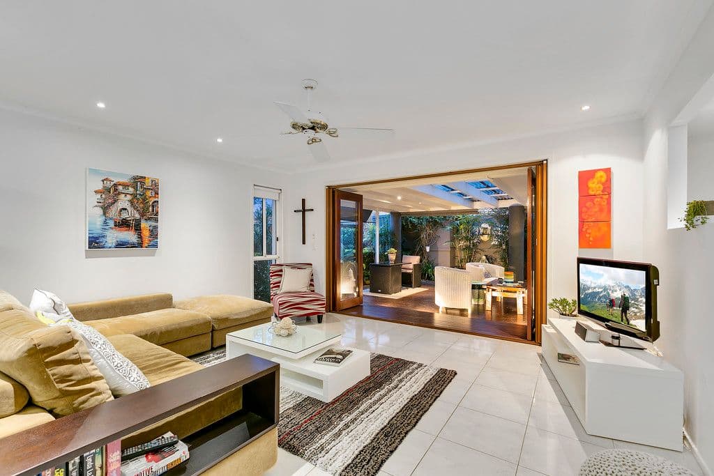 127 Port Jackson Boulevard, Clear Island Waters QLD 4226, Clear Island Waters - Thumbnail 3