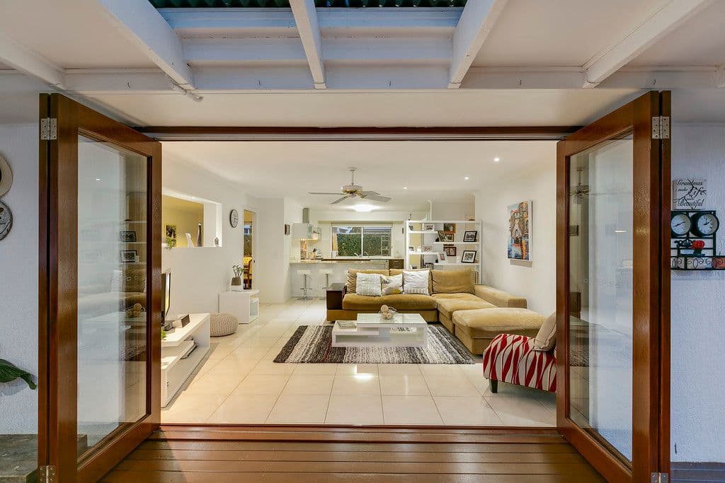 127 Port Jackson Boulevard, Clear Island Waters QLD 4226, Clear Island Waters - Thumbnail 5