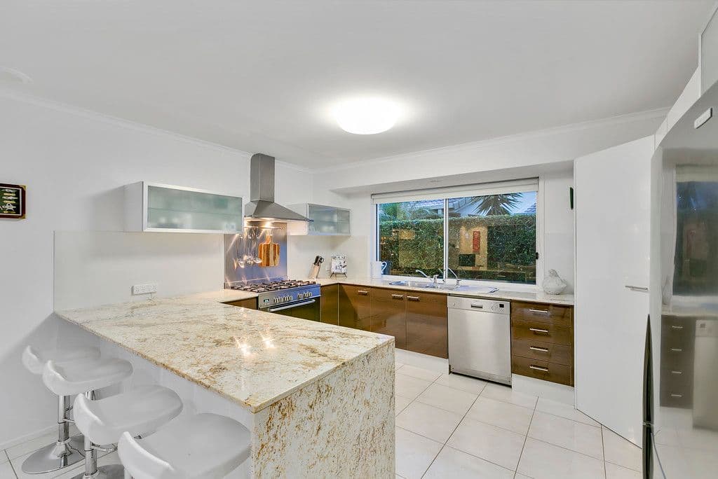 127 Port Jackson Boulevard, Clear Island Waters QLD 4226, Clear Island Waters - Thumbnail 6