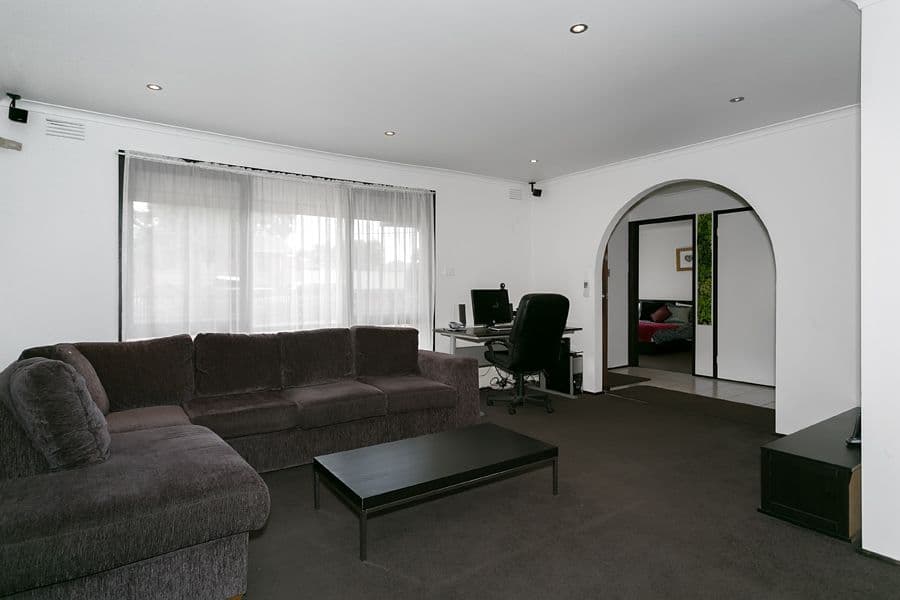 84 Marshall Avenue, ST ALBANS VIC 3021, St Albans - Thumbnail 2