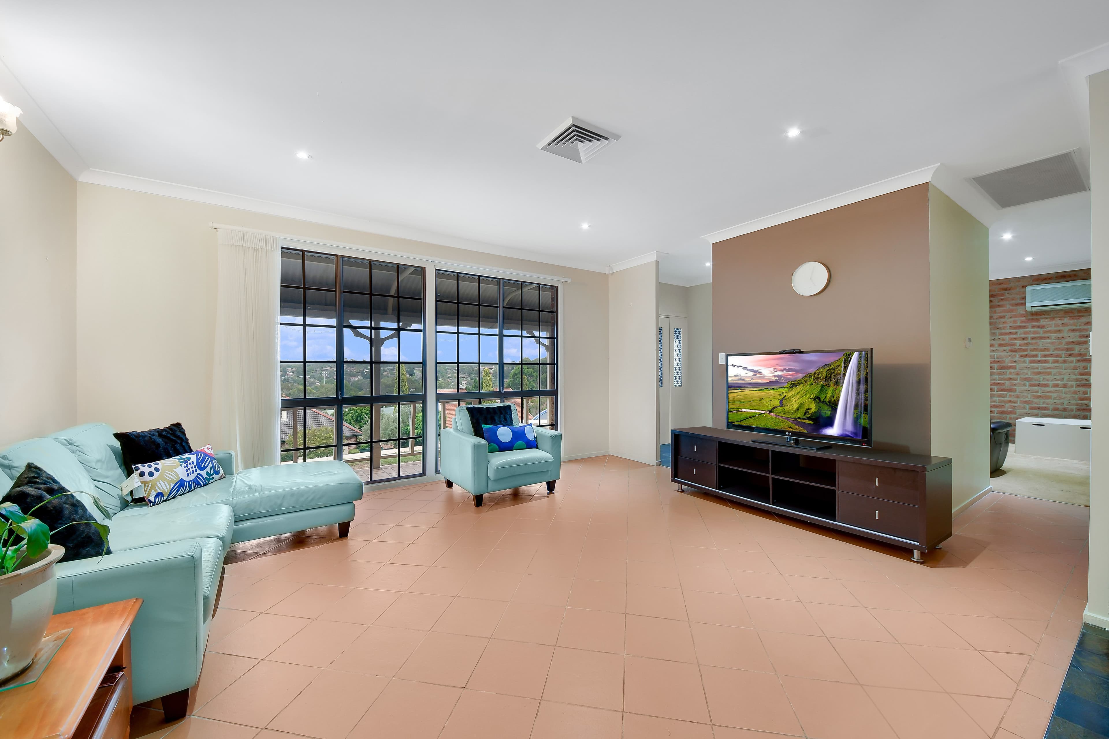 17 Clareville Close, Woodbine NSW 2560, Woodbine - Thumbnail 4