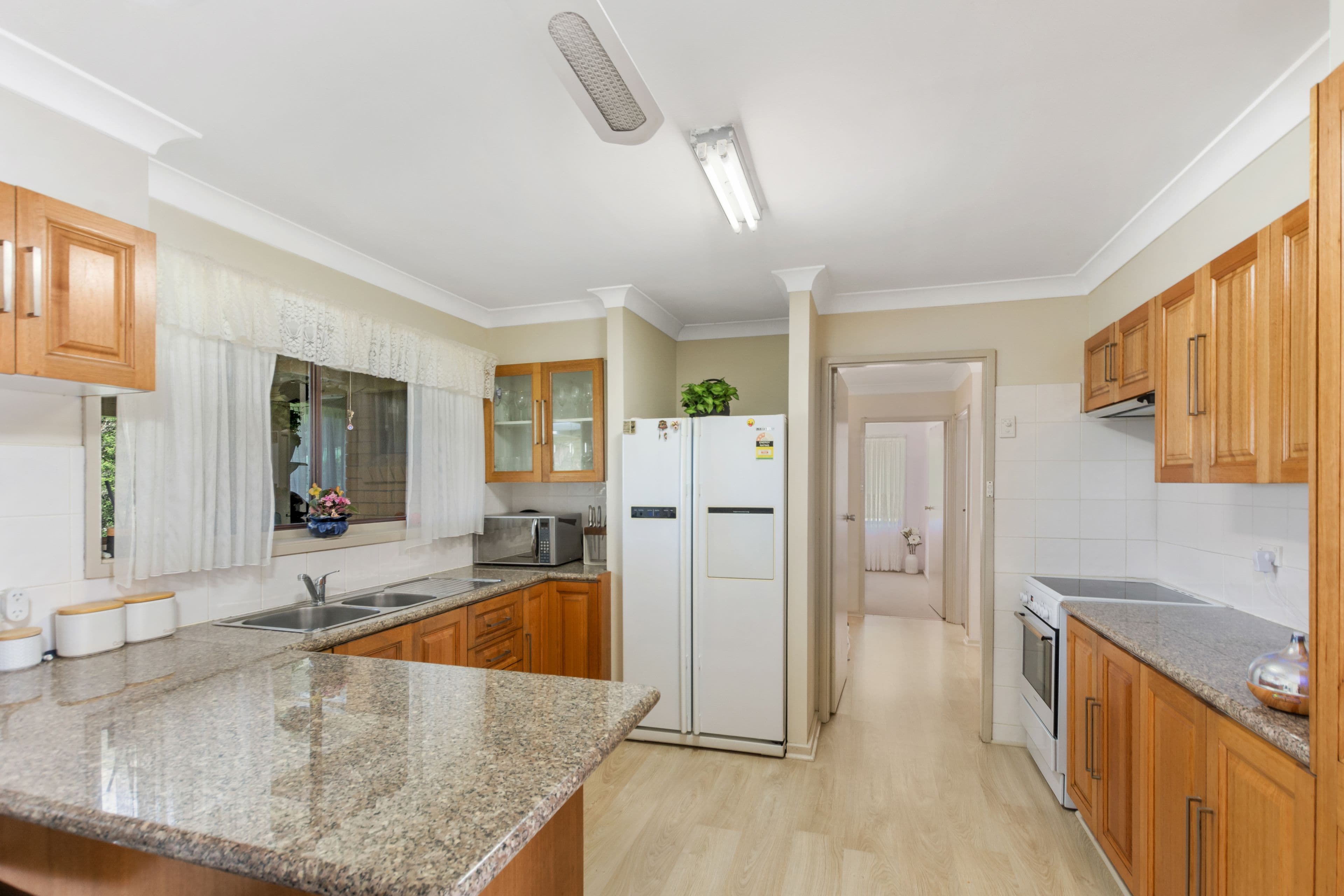 37 Fairloch Avenue, Farmborough Heights NSW 2526, Farmborough Heights - Thumbnail 3