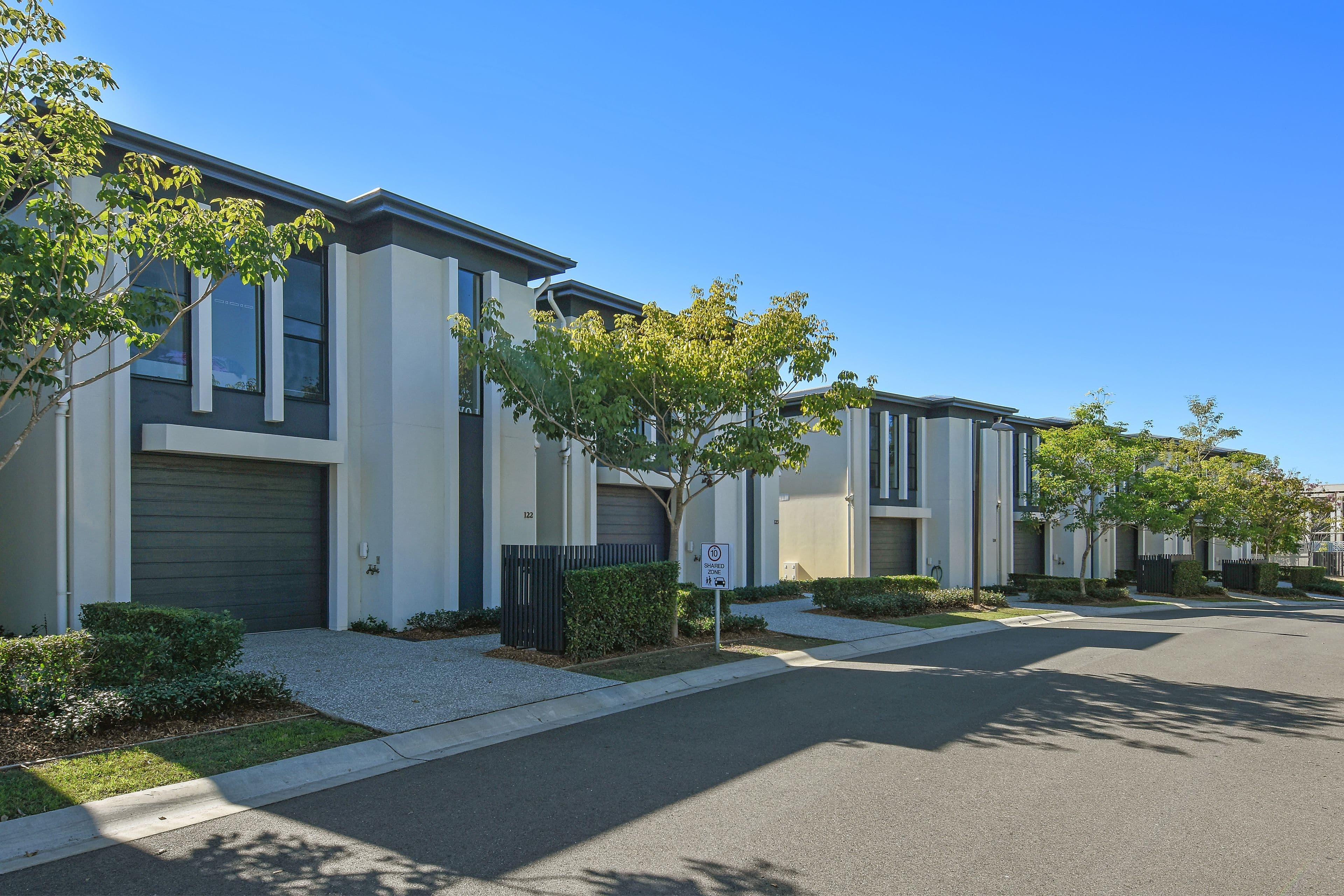 122 North Hill Drive, Robina QLD 4226, Robina - Thumbnail 2