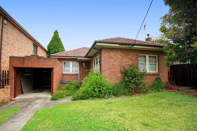 1 Cooeyana Parade, MOUNT LEWIS NSW 2190, Mount Lewis - Image 1