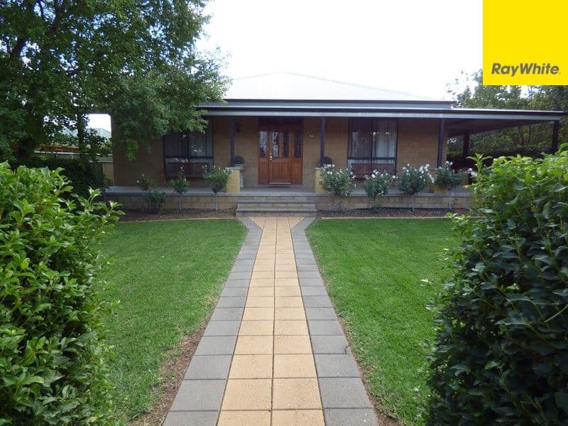 220 Farnell Street, Forbes - Image 1