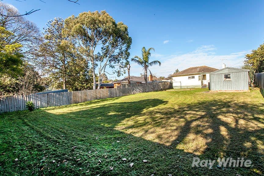 19 Farleigh Avenue, Burwood VIC 3125, Burwood - Thumbnail 4