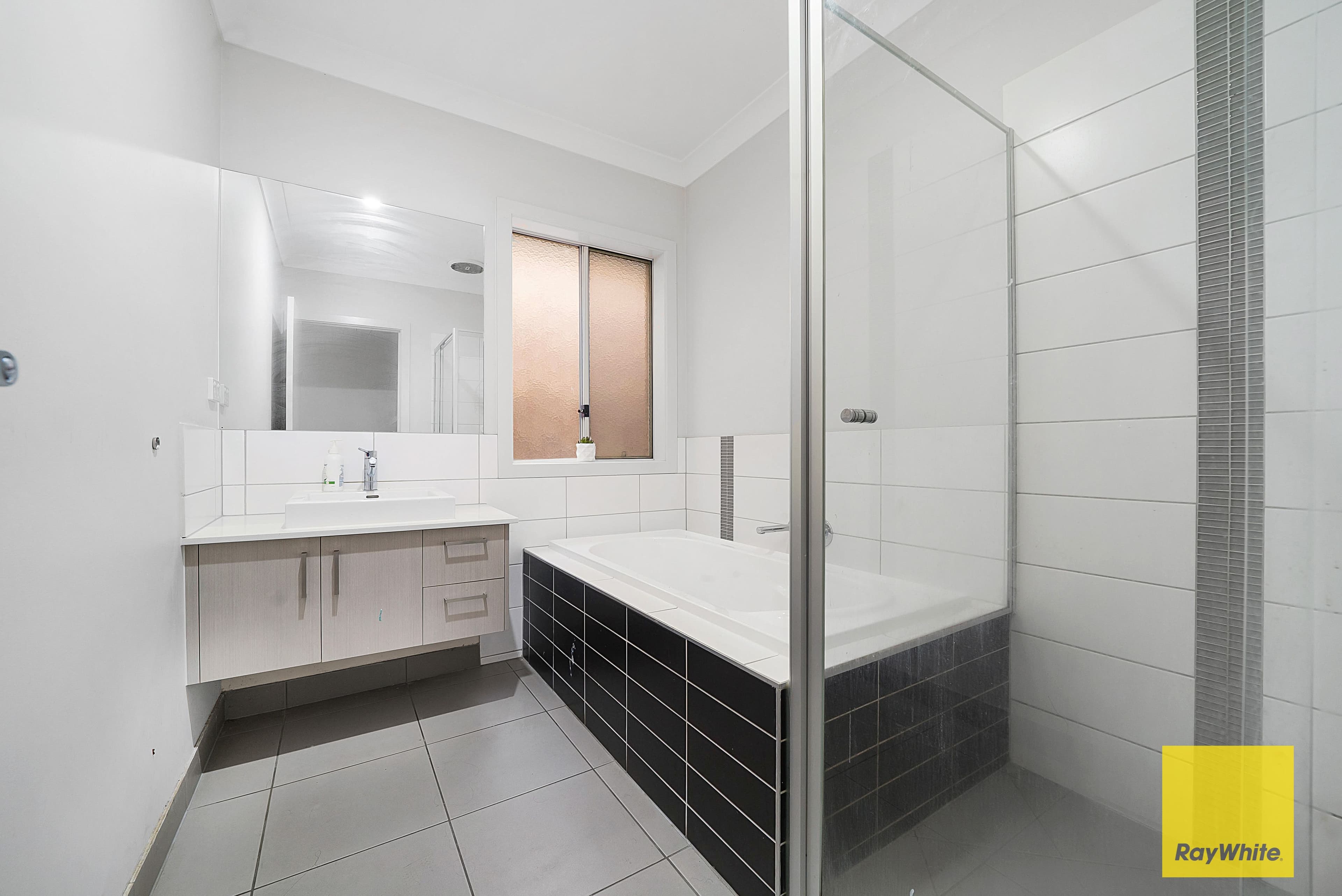 100 Grassbird Drive, Point Cook VIC 3030, Point Cook - Thumbnail 5