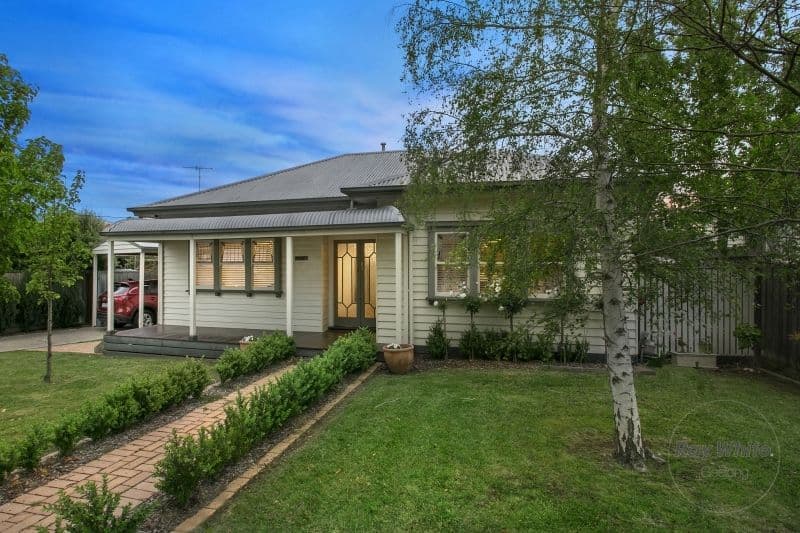 25 Girton Crescent, Manifold Heights VIC 3218, Manifold Heights - Thumbnail 3