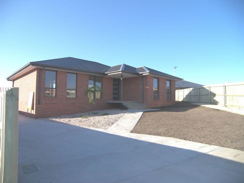 10 Evia Court, NEWNHAM TAS 7248, Newnham - Thumbnail 2