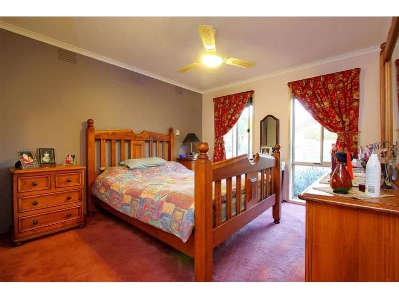 9 Blueberry Court, BUNDOORA VIC 3083, Bundoora - Thumbnail 2