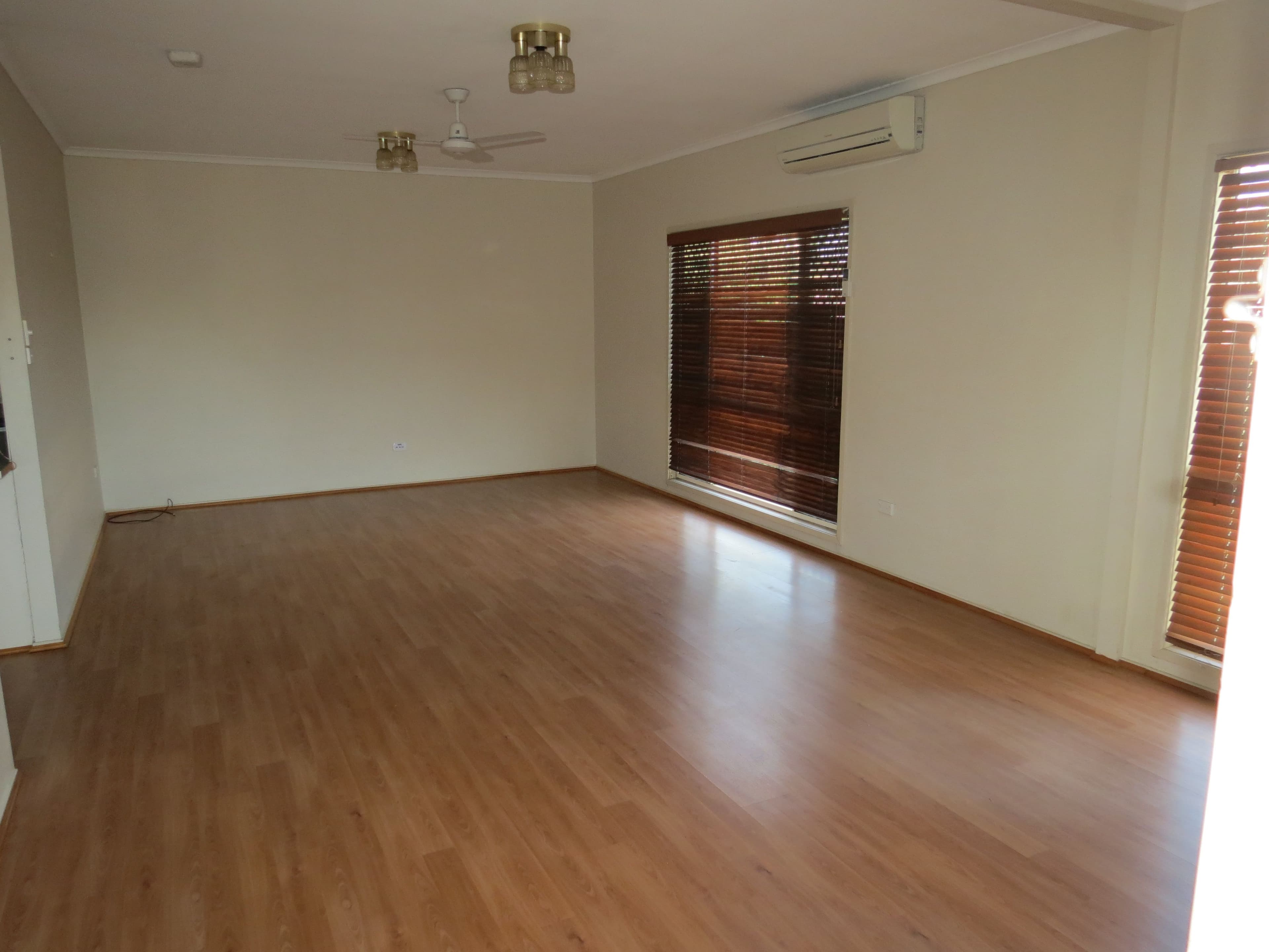 22 Bridgeman Street, Emerald QLD 4720, Emerald - Thumbnail 4