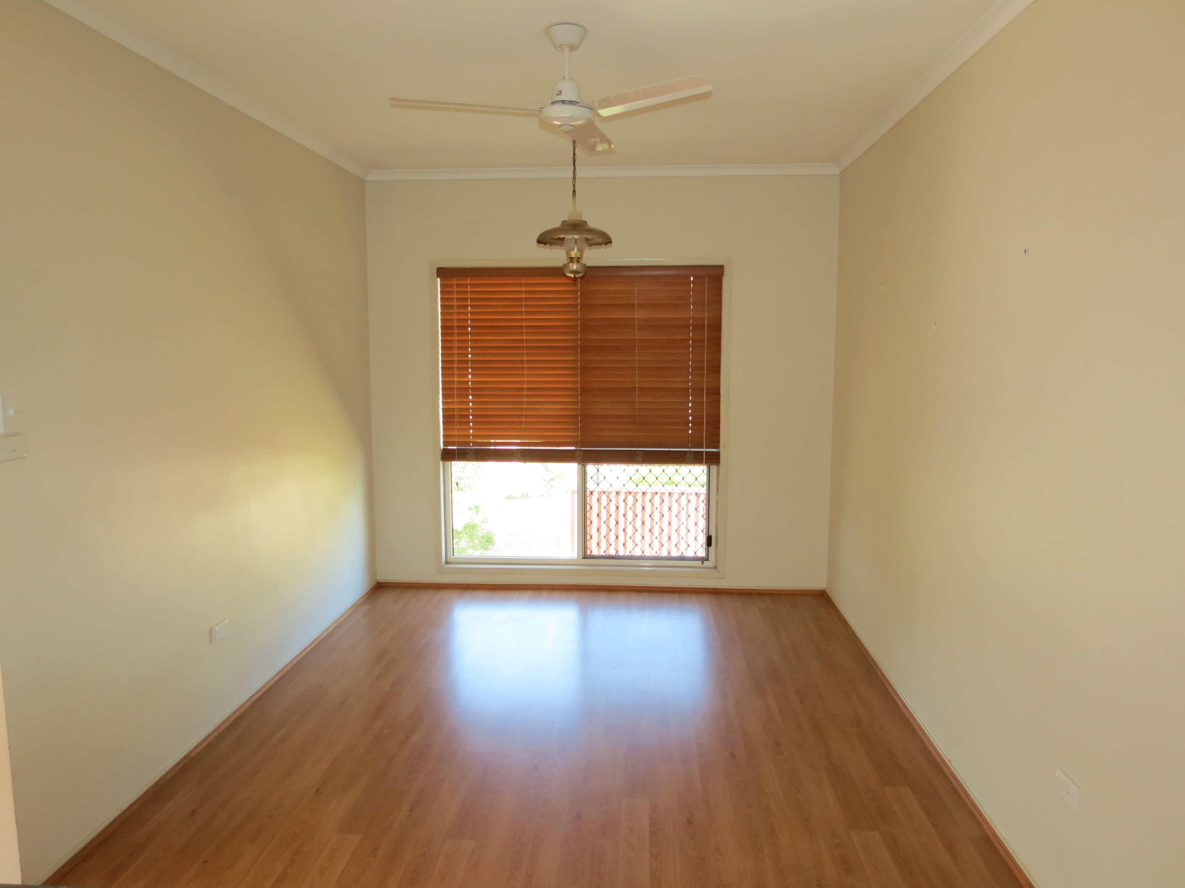 22 Bridgeman Street, Emerald QLD 4720, Emerald - Thumbnail 5