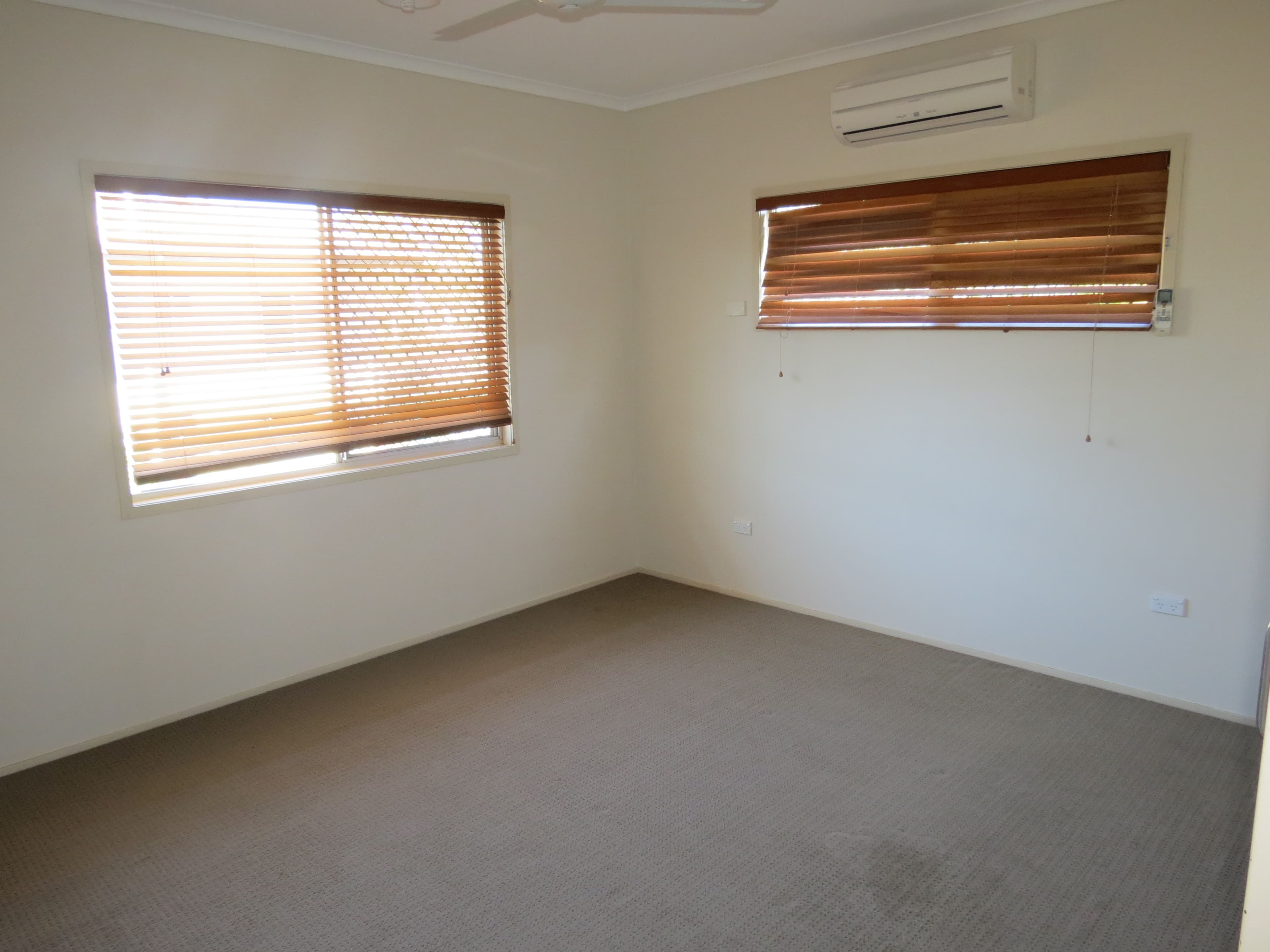 22 Bridgeman Street, Emerald QLD 4720, Emerald - Thumbnail 6