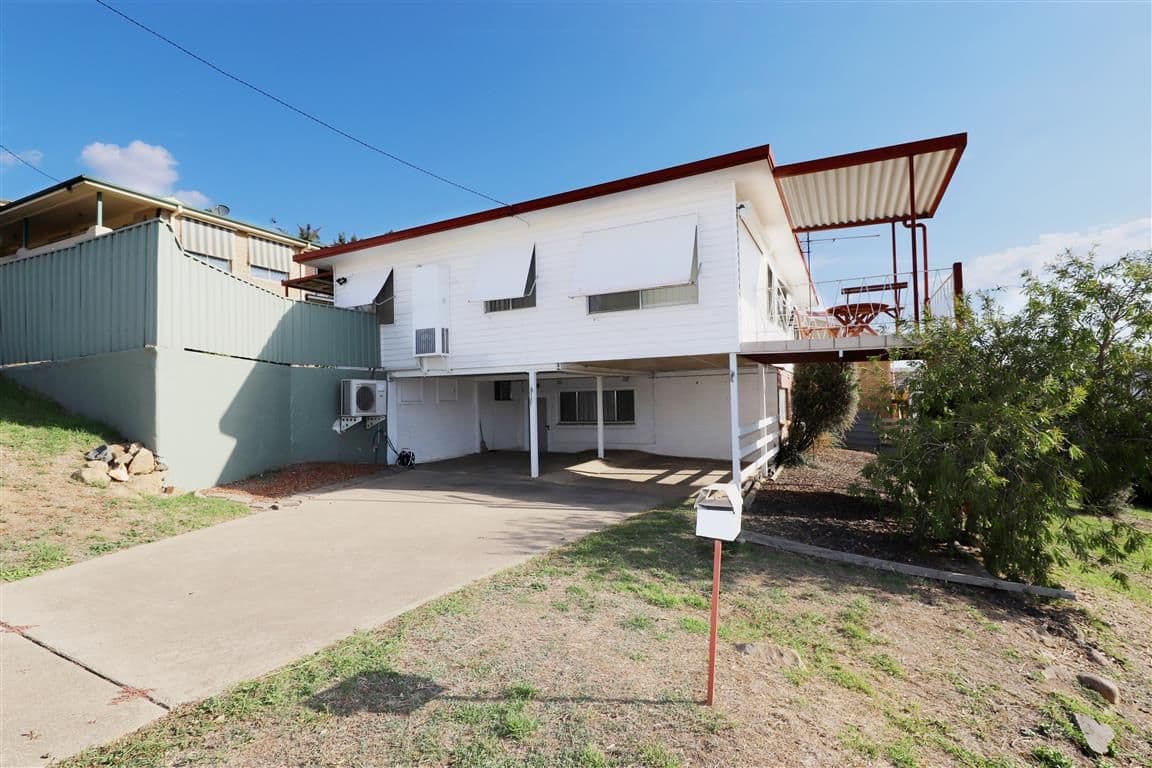 42 Clarke Street, Tumut - Image 1