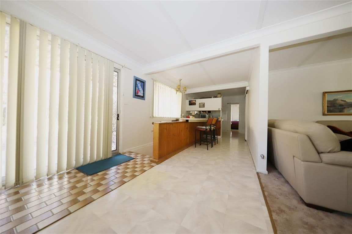 42 Clarke Street, Tumut - Thumbnail 3