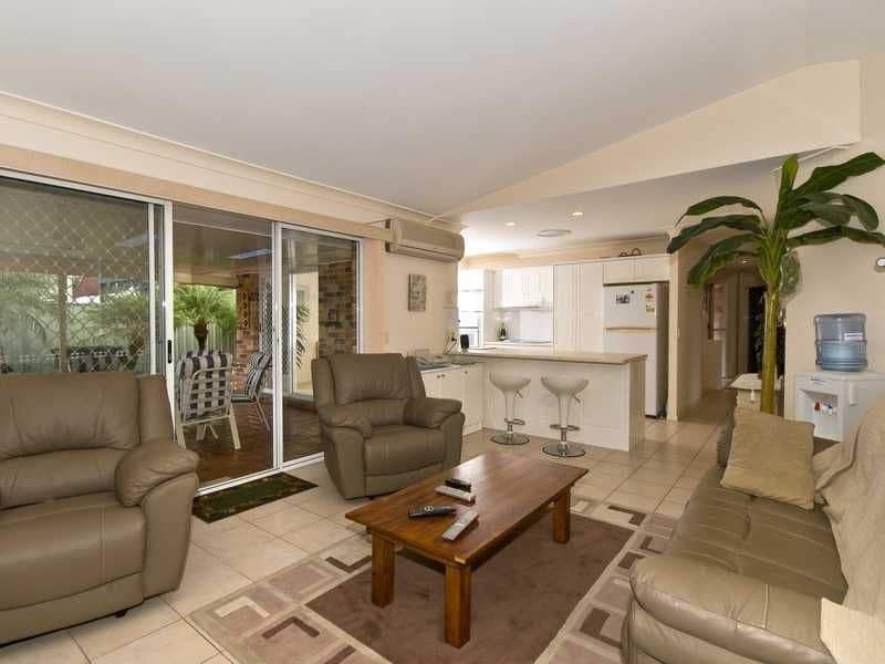 36 Saffron Street, ELANORA QLD 4221, Elanora - Thumbnail 2