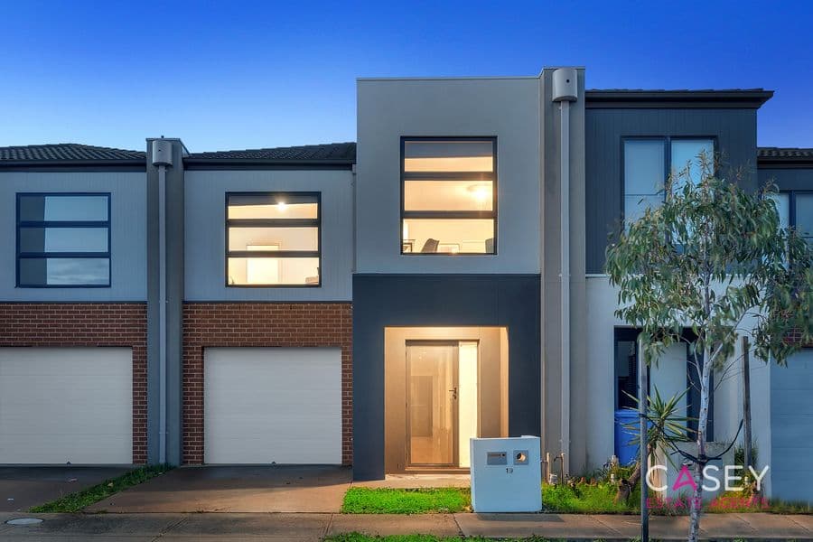 19 Marwedel Avenue, Clyde North - Image 1