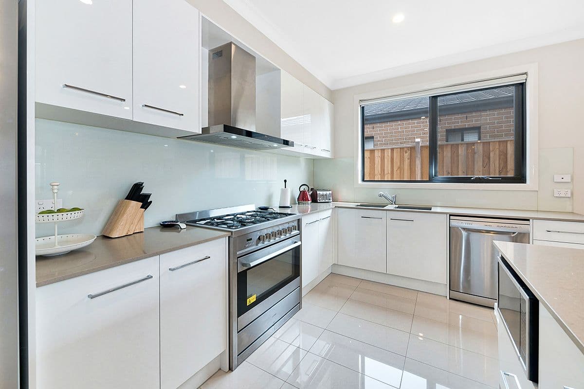 11 Carisbrooke Way, Clyde North VIC 3978, Clyde North - Thumbnail 2