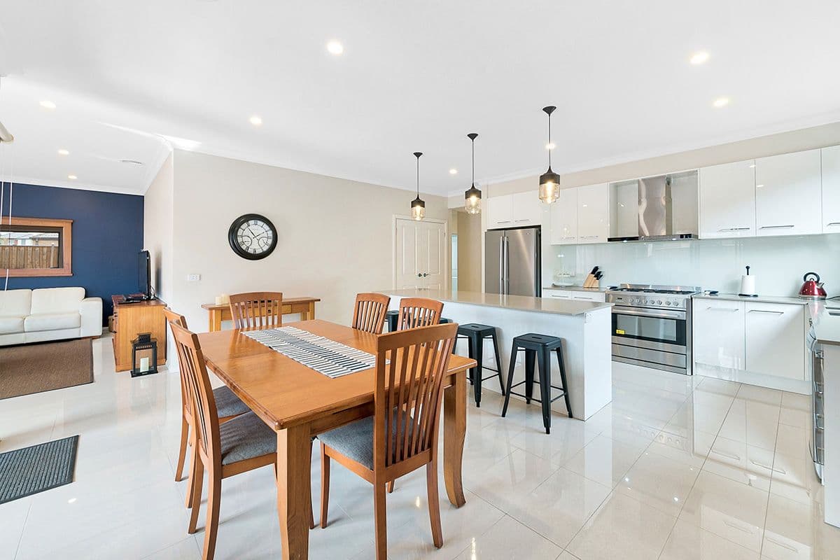 11 Carisbrooke Way, Clyde North VIC 3978, Clyde North - Thumbnail 4