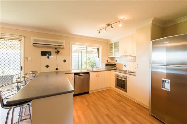 3 Comet Close, GLENVALE QLD 4350, Glenvale - Thumbnail 3