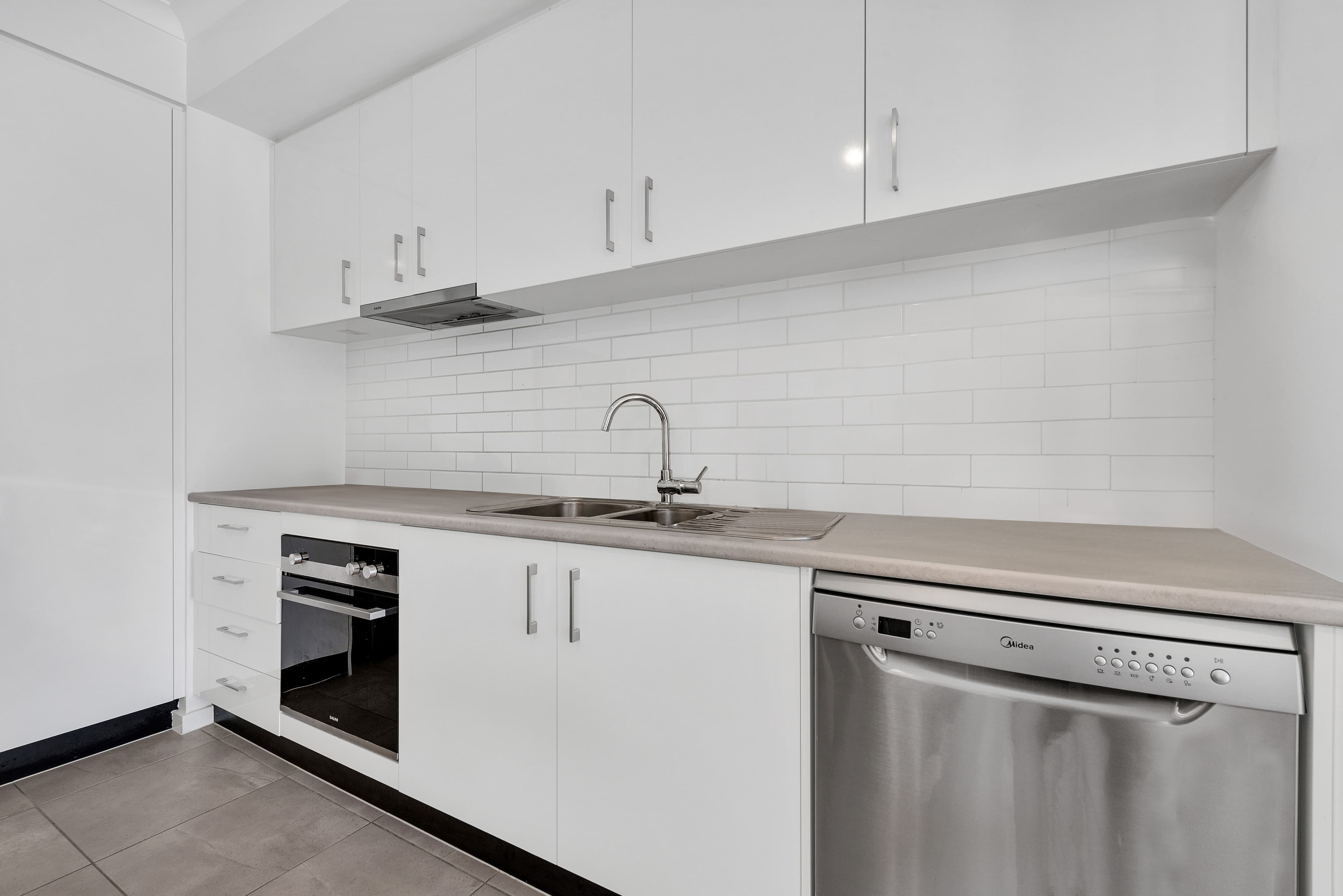8 Patena Walk, Pakenham VIC 3810, Pakenham - Thumbnail 4