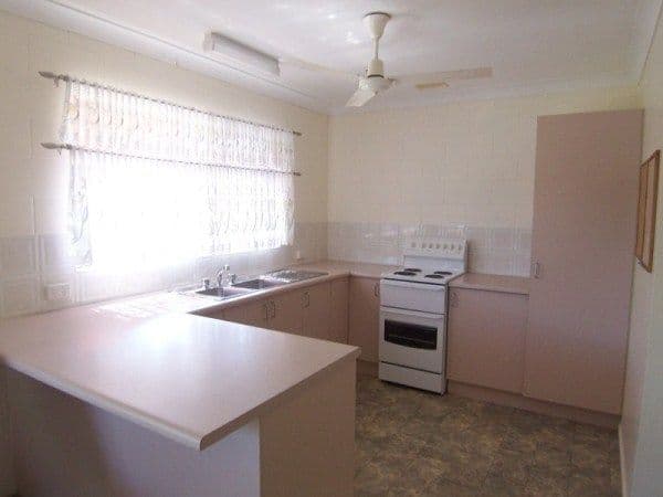 35 Moffat Street, KIRWAN QLD 4817, Kirwan - Thumbnail 2