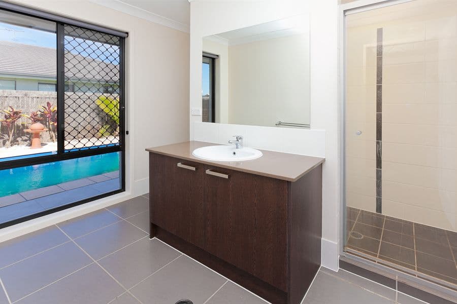 8 Aurelius Street, AUGUSTINE HEIGHTS QLD 4300, Augustine Heights - Thumbnail 5