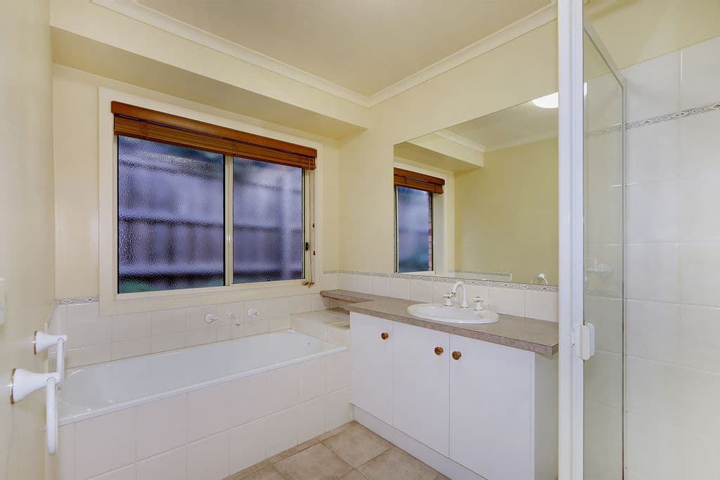 54 BLUE RIDGE Drive, MOOROOLBARK VIC 3138, Mooroolbark - Thumbnail 8