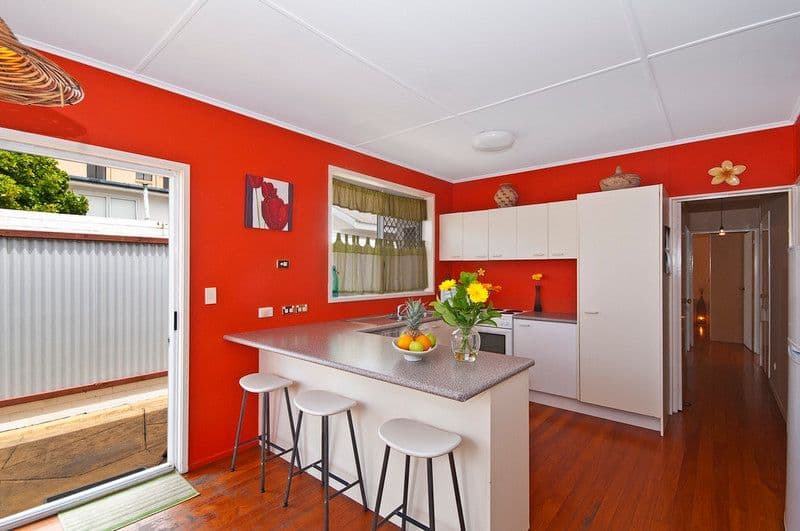 184 Jefferson Lane, PALM BEACH QLD 4221, Palm Beach - Thumbnail 2