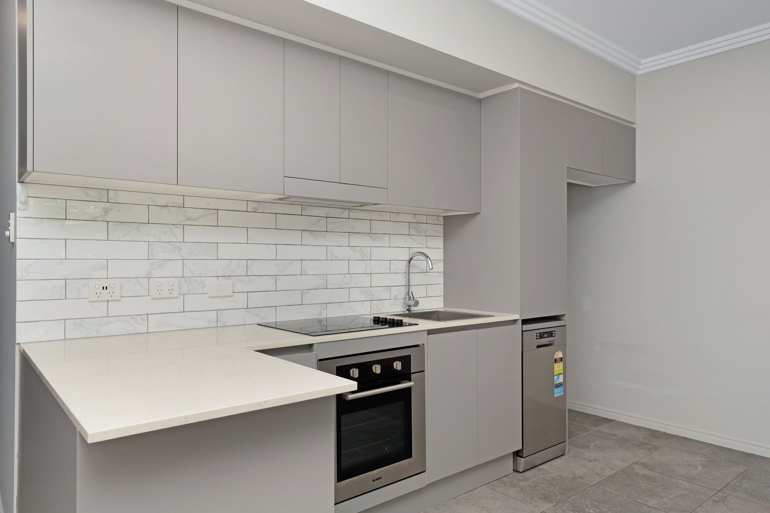 12 Lawrie Avenue, Oonoonba QLD 4811, Oonoonba - Thumbnail 2