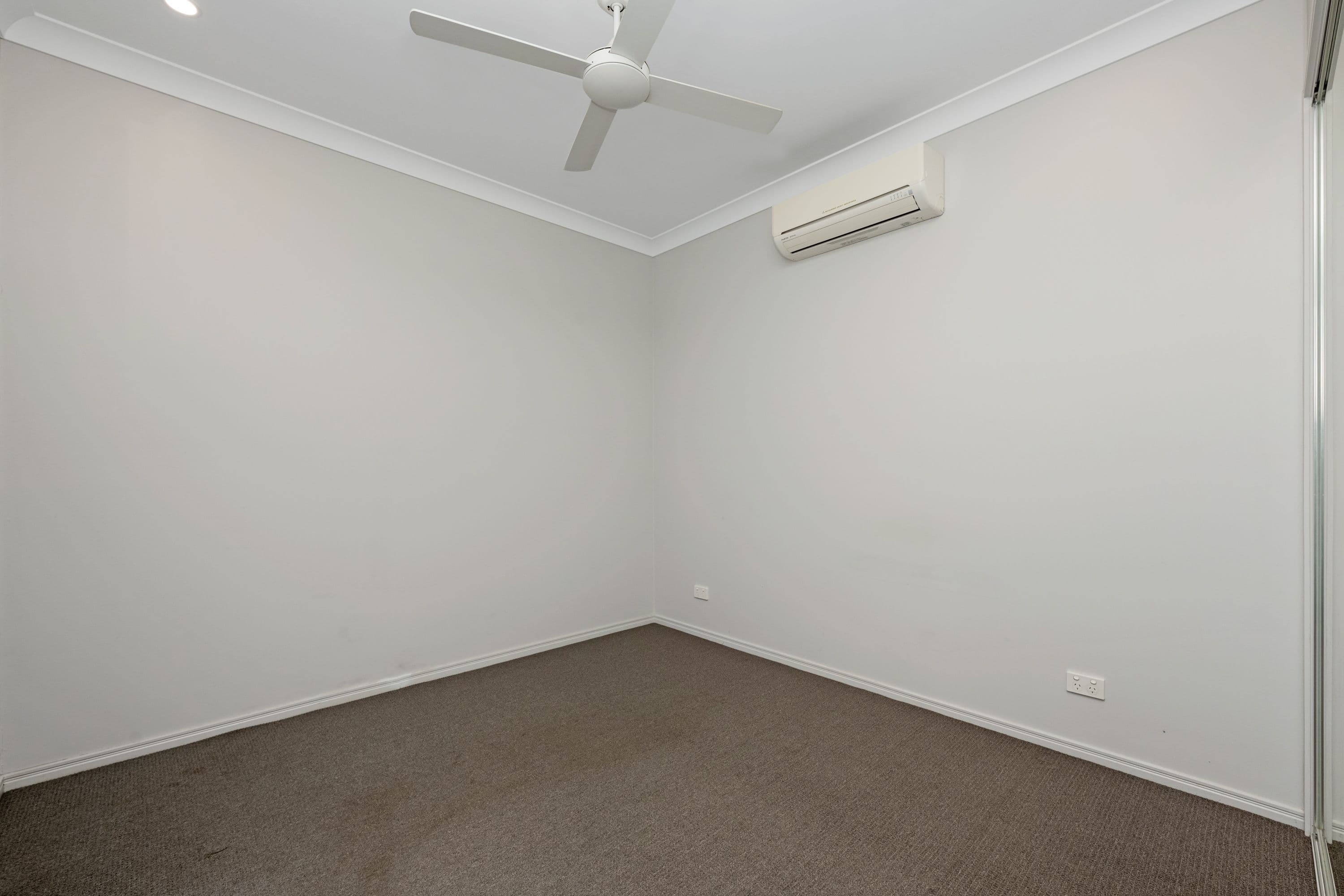 12 Lawrie Avenue, Oonoonba QLD 4811, Oonoonba - Thumbnail 5