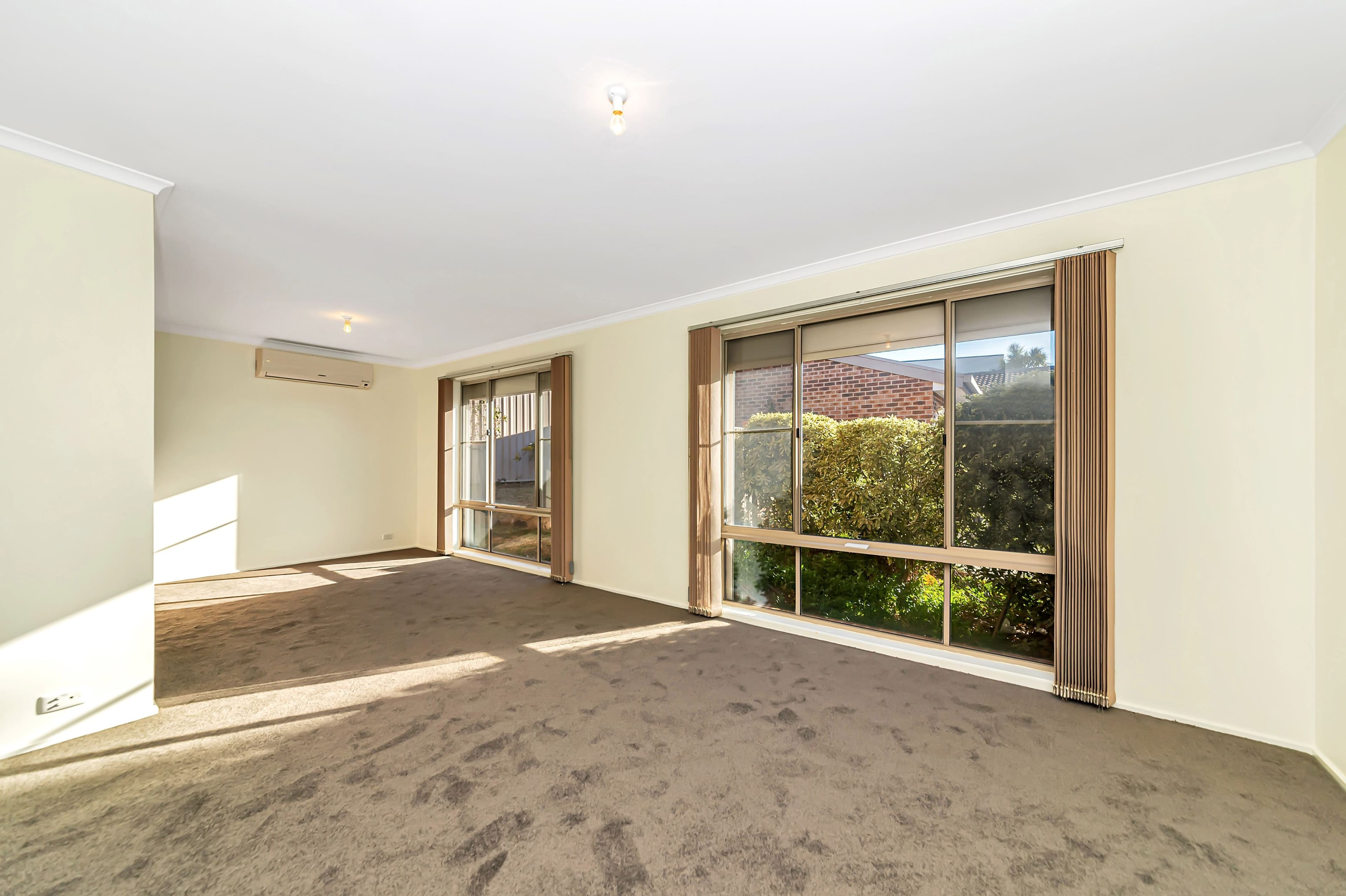 37 Derrima Road, Queanbeyan NSW 2620, Queanbeyan - Thumbnail 2