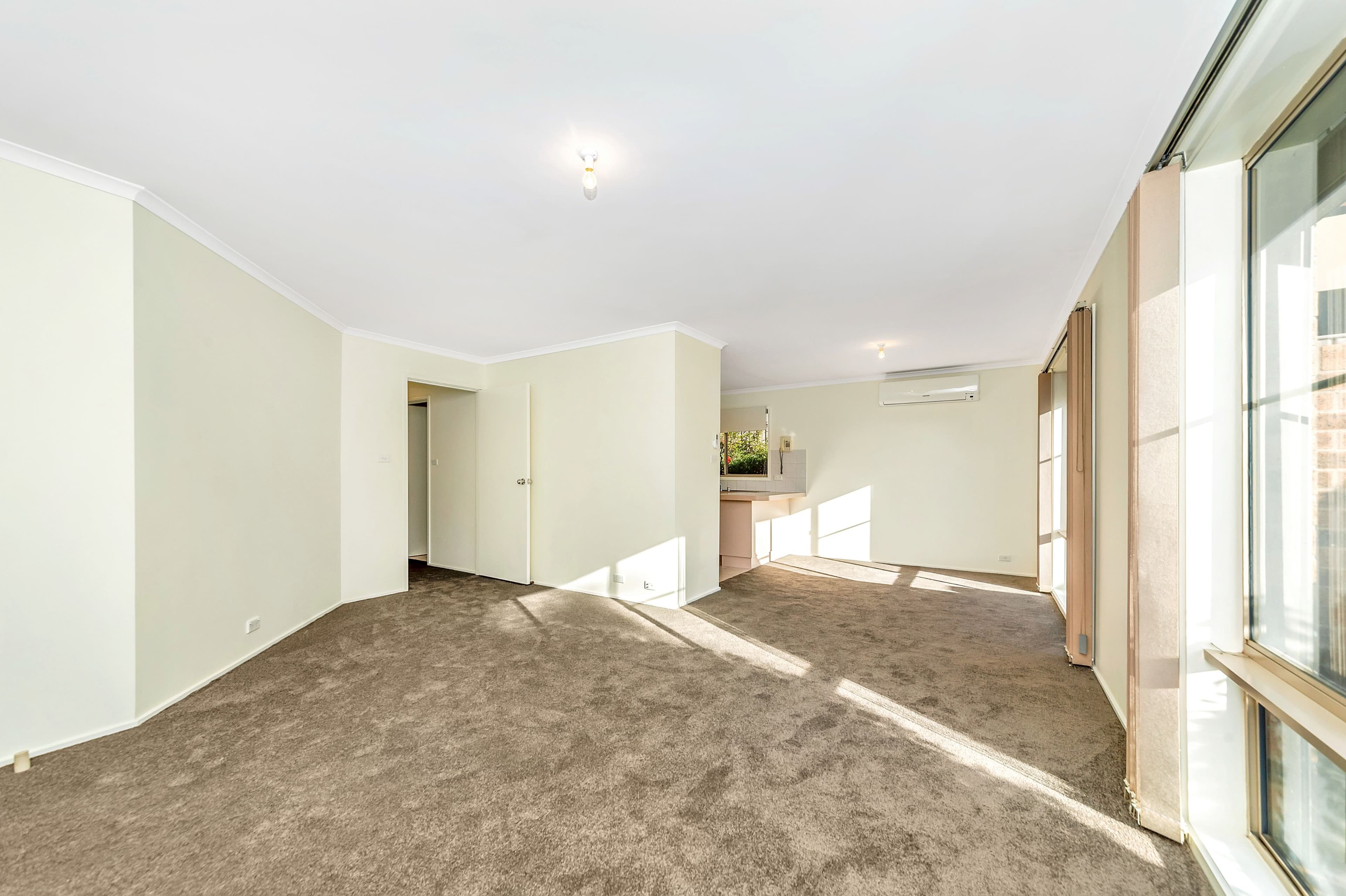 37 Derrima Road, Queanbeyan NSW 2620, Queanbeyan - Thumbnail 3