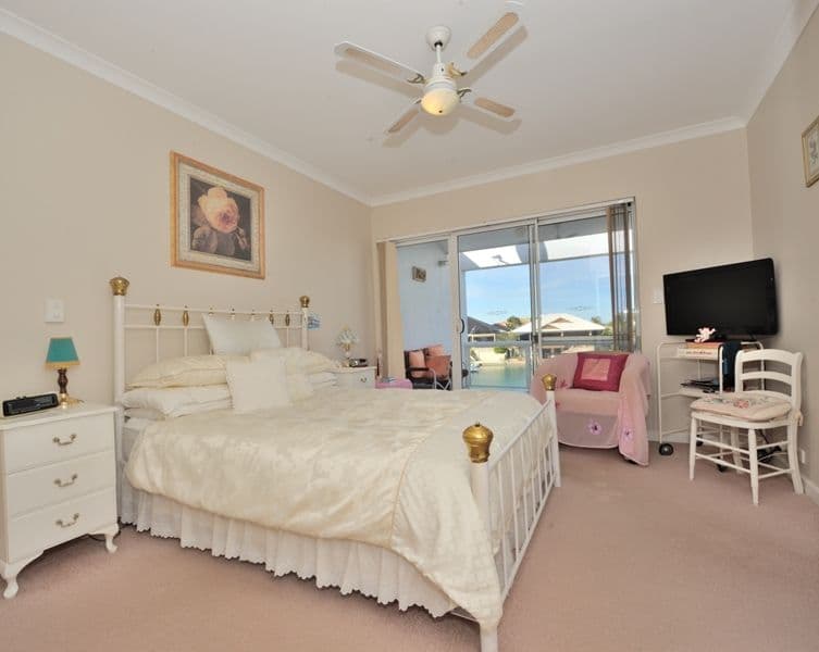  20 BARUNA Court, HALLS HEAD WA 6210, Halls Head - Thumbnail 6