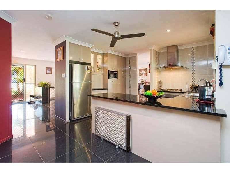 8 Beaumont Street, CARINA HEIGHTS QLD 4152, Carina Heights - Thumbnail 2