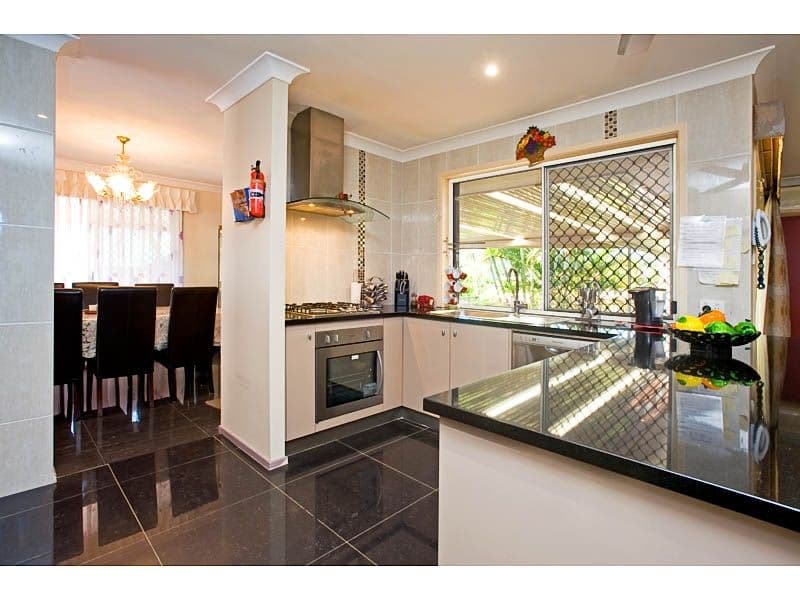 8 Beaumont Street, CARINA HEIGHTS QLD 4152, Carina Heights - Thumbnail 3