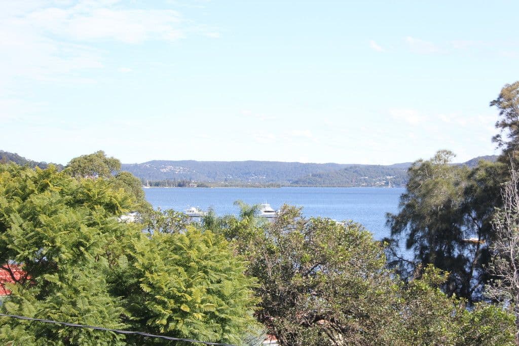 17 Berry Avenue, Green Point NSW 2251, Green Point - Thumbnail 2