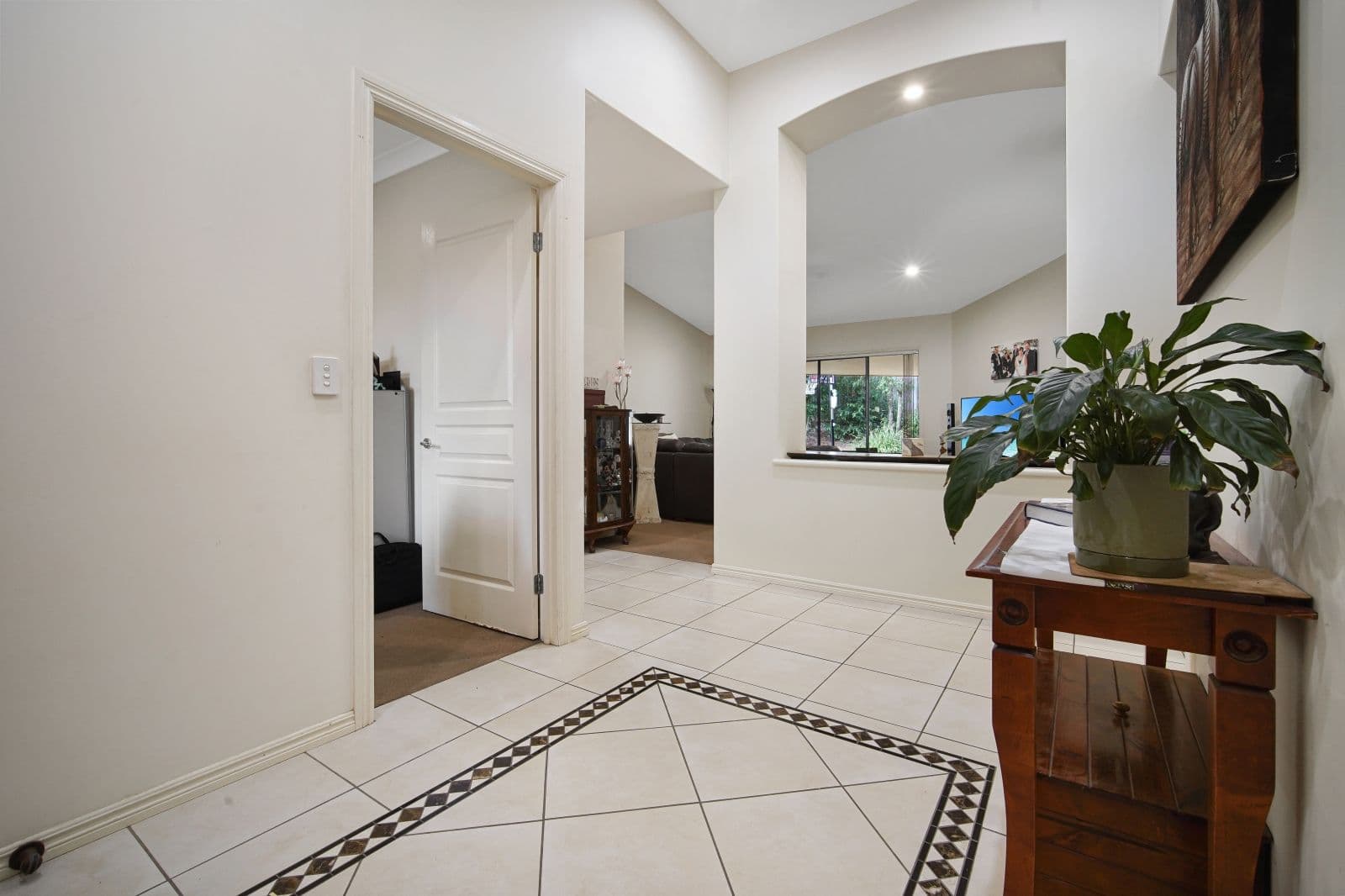 75 Arun Drive, Arundel QLD 4214, Arundel - Thumbnail 2