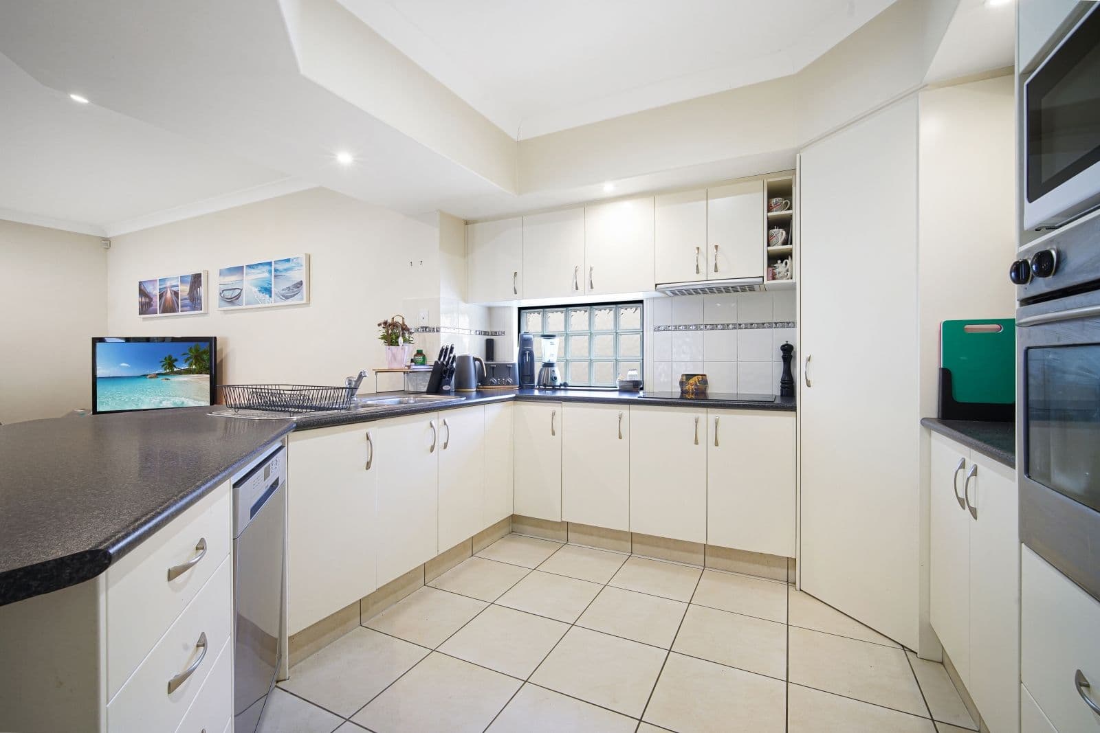 75 Arun Drive, Arundel QLD 4214, Arundel - Thumbnail 5