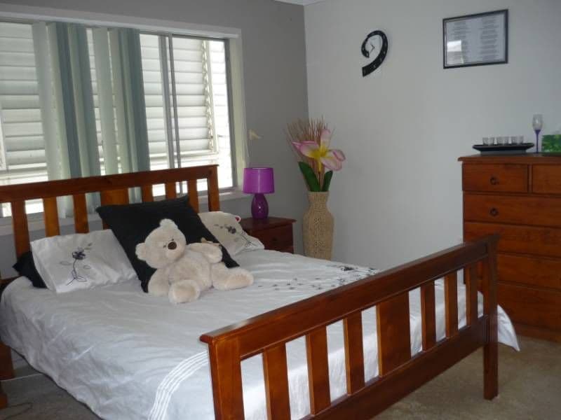 8 Holland Street, WEST GLADSTONE QLD 4680, West Gladstone - Thumbnail 4