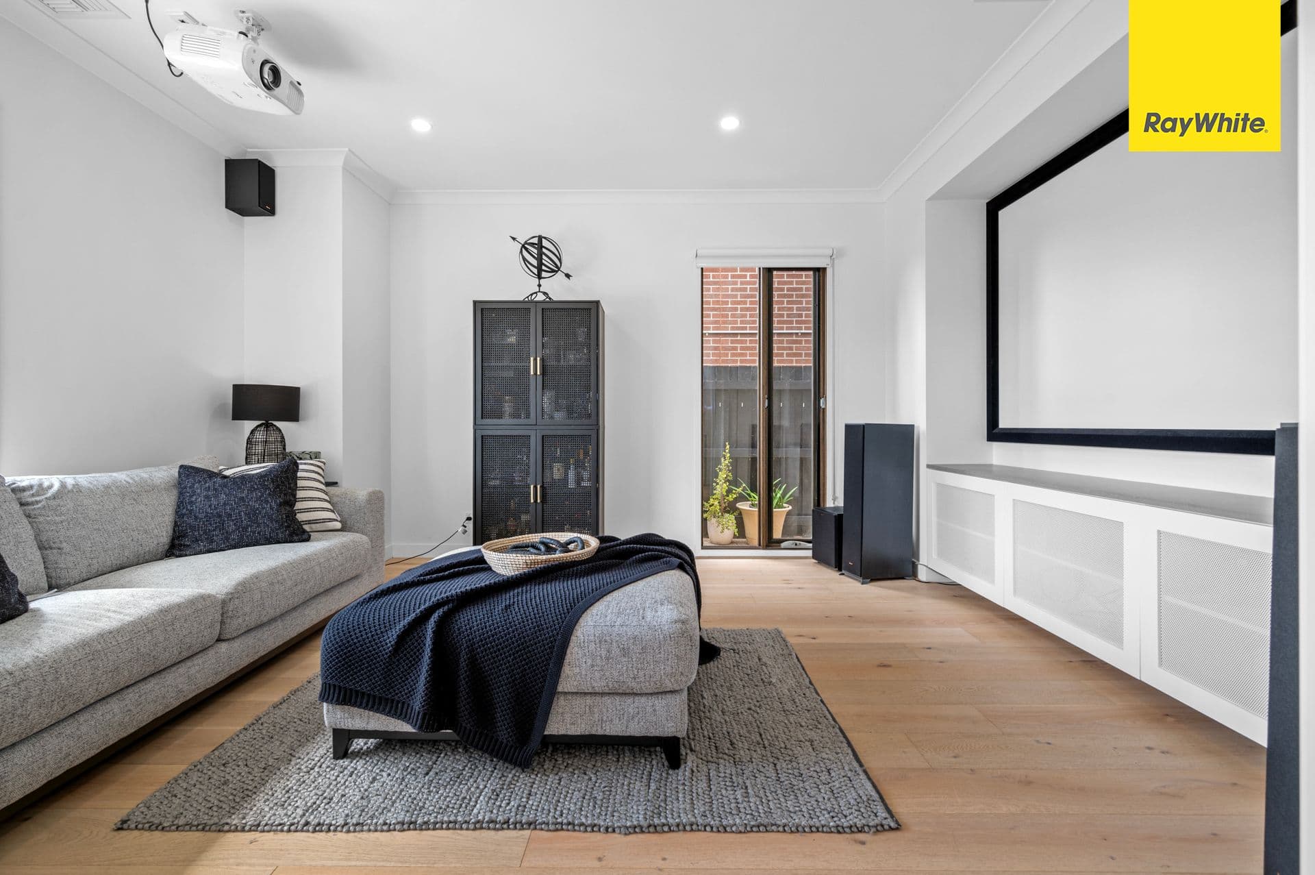 258 Frontier Avenue, AINTREE VIC 3336, Aintree - Thumbnail 2