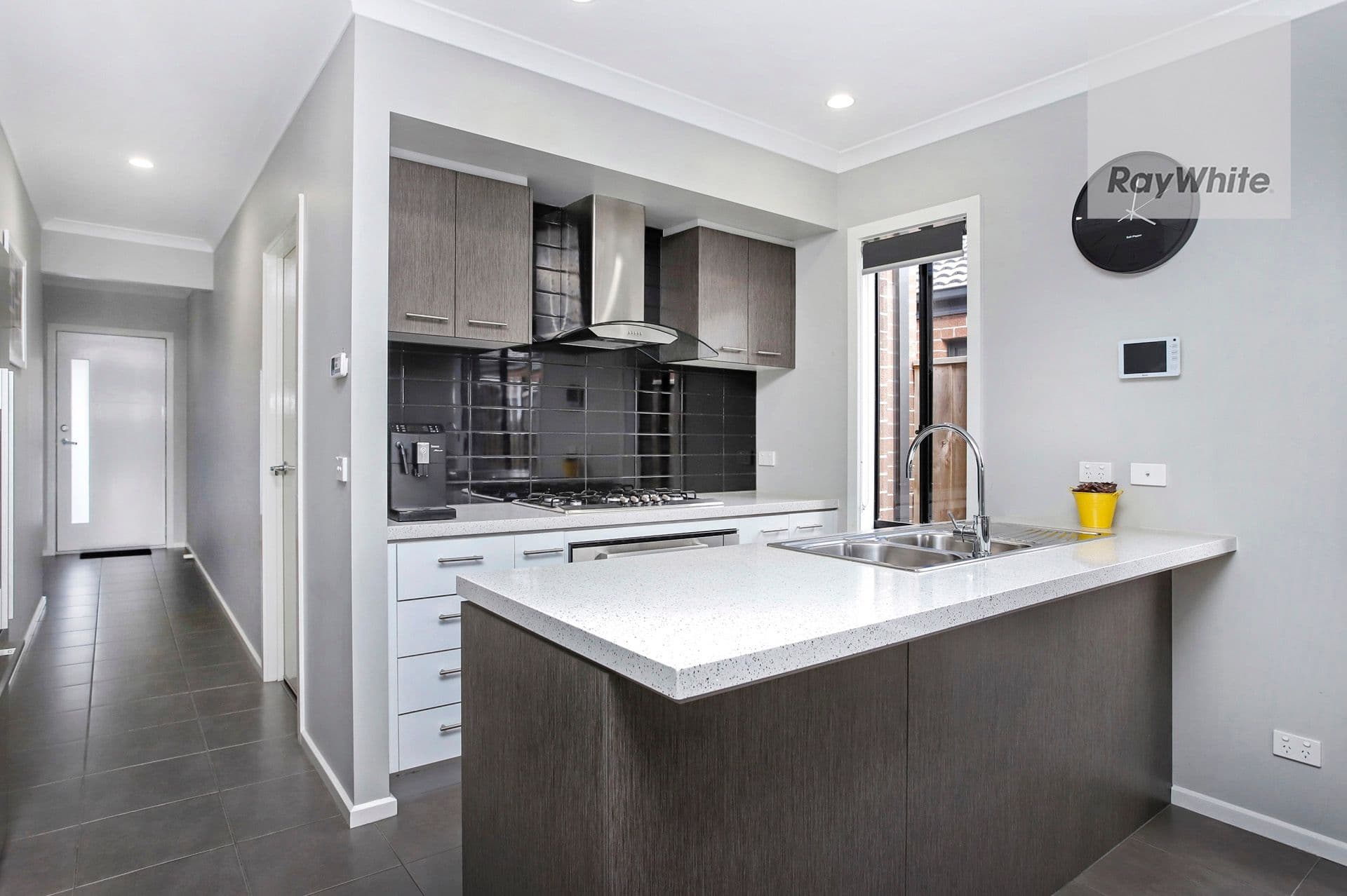 6 Silverwood Drive, Greenvale VIC 3059, Greenvale - Thumbnail 4